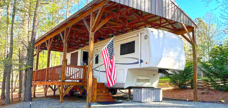 Step Inside This Charming 2004 Carriage Cameo Fifth Wheel Remodel