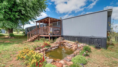 Step Inside This Cozy Single Wide That Feels Like a Farmhouse Home