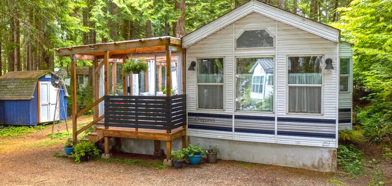 Inside a Brilliant 1993 Single Wide Mobile Home Remodel