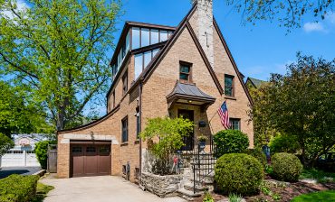 Step Inside a Classic Tudor House With Modern Style
