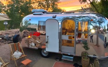 Vintage Camper Trailer 1965 Airstream Globetrotter