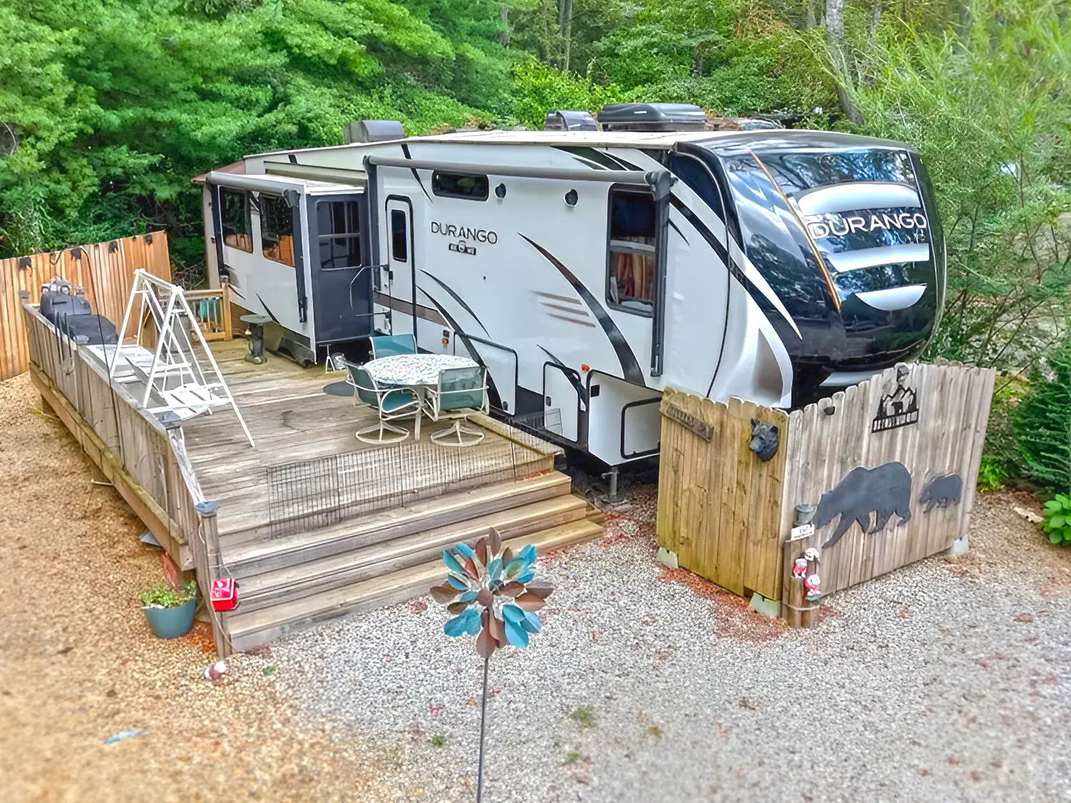 Fifth Wheel With Deck Inspiration for a Cozy Campsite Makeover